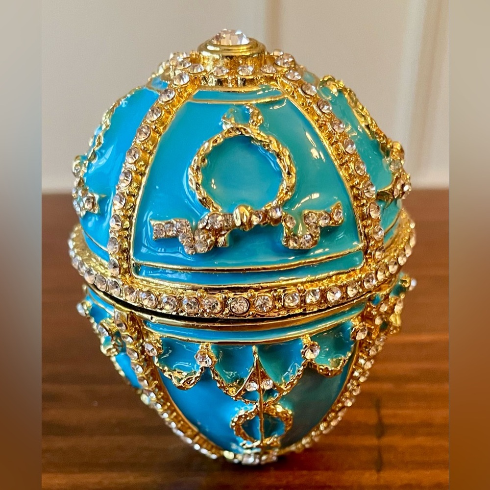 Turquoise Jeweled Decorative Egg in Gold Box